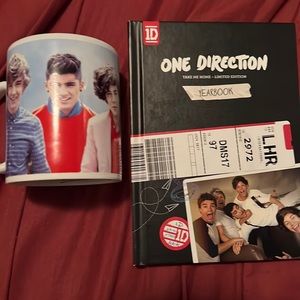One Direction Take Me Home - Limited Edition Yearbook and mug
